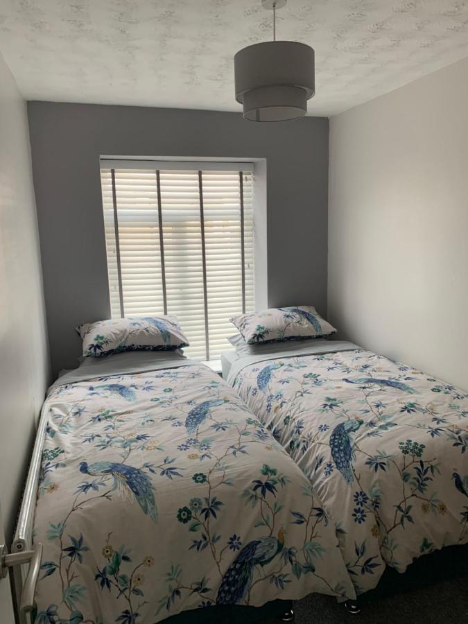 Farnworth The Greens Apartment מראה חיצוני תמונה