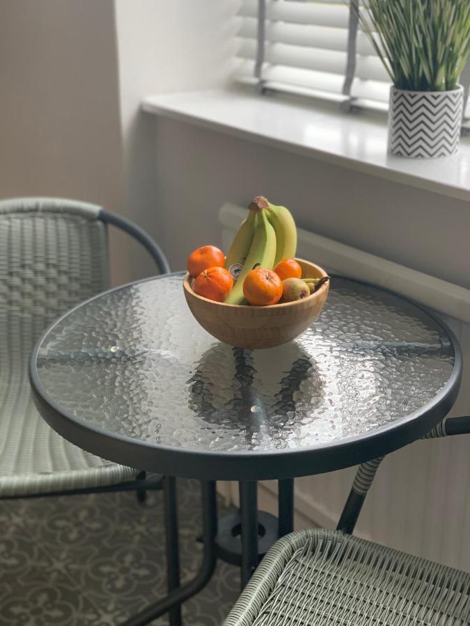 Farnworth The Greens Apartment מראה חיצוני תמונה